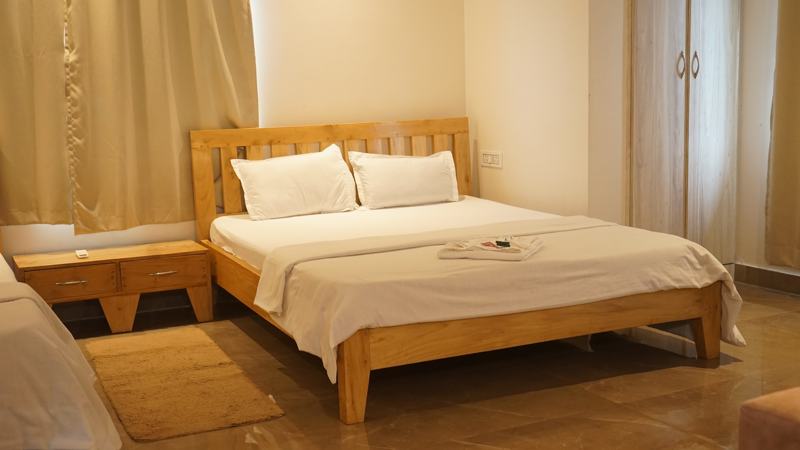 Three Bedded Room